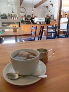 カフェとシーフードマーケット01